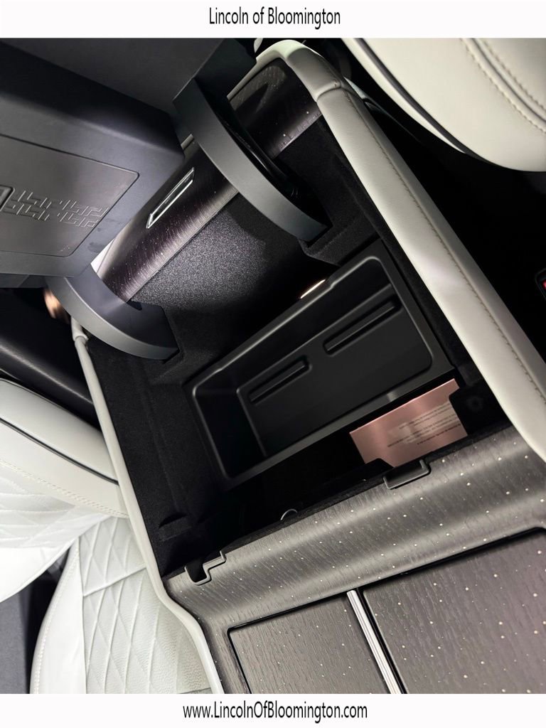 New 2025 Lincoln Navigator L Black Label image 43