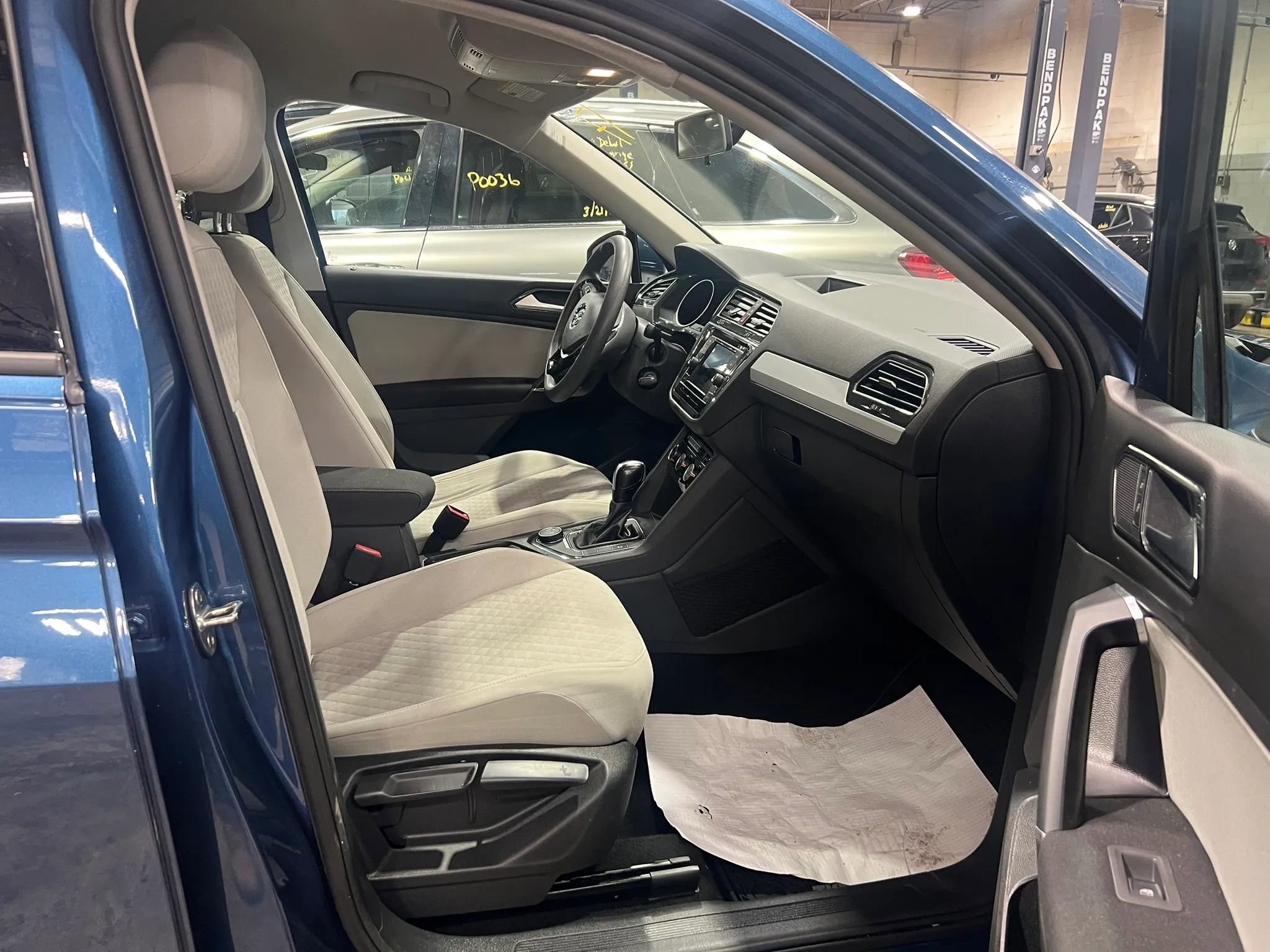 Used 2018 Volkswagen Tiguan S image 30