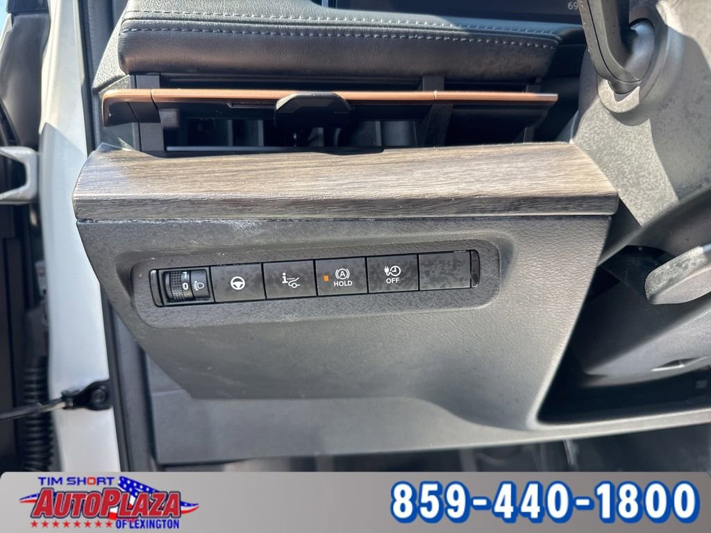 Used 2024 Nissan Ariya AWD image 15