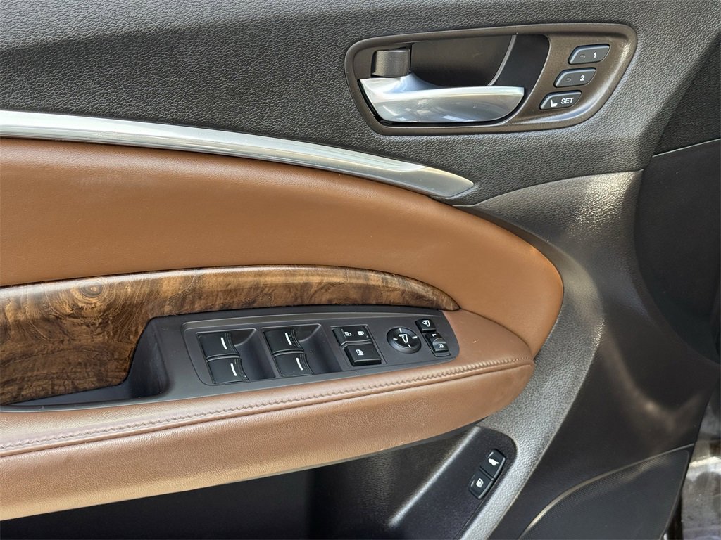 Used 2017 Acura MDX SH-AWD w/ Advance Package image 19