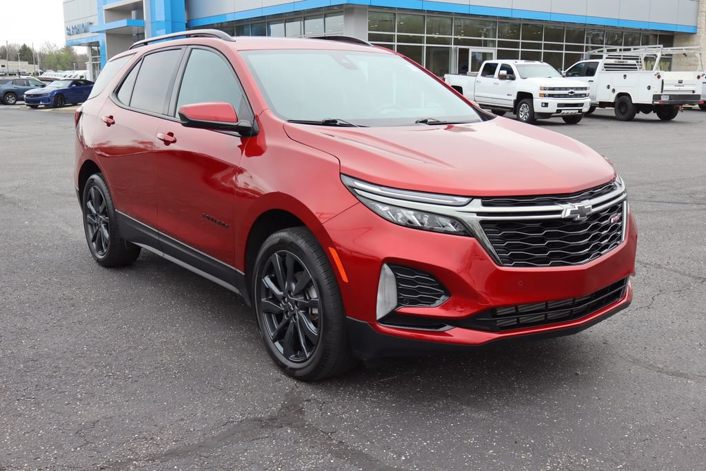 Used 2023 Chevrolet Equinox RS AWD/4WD image 2