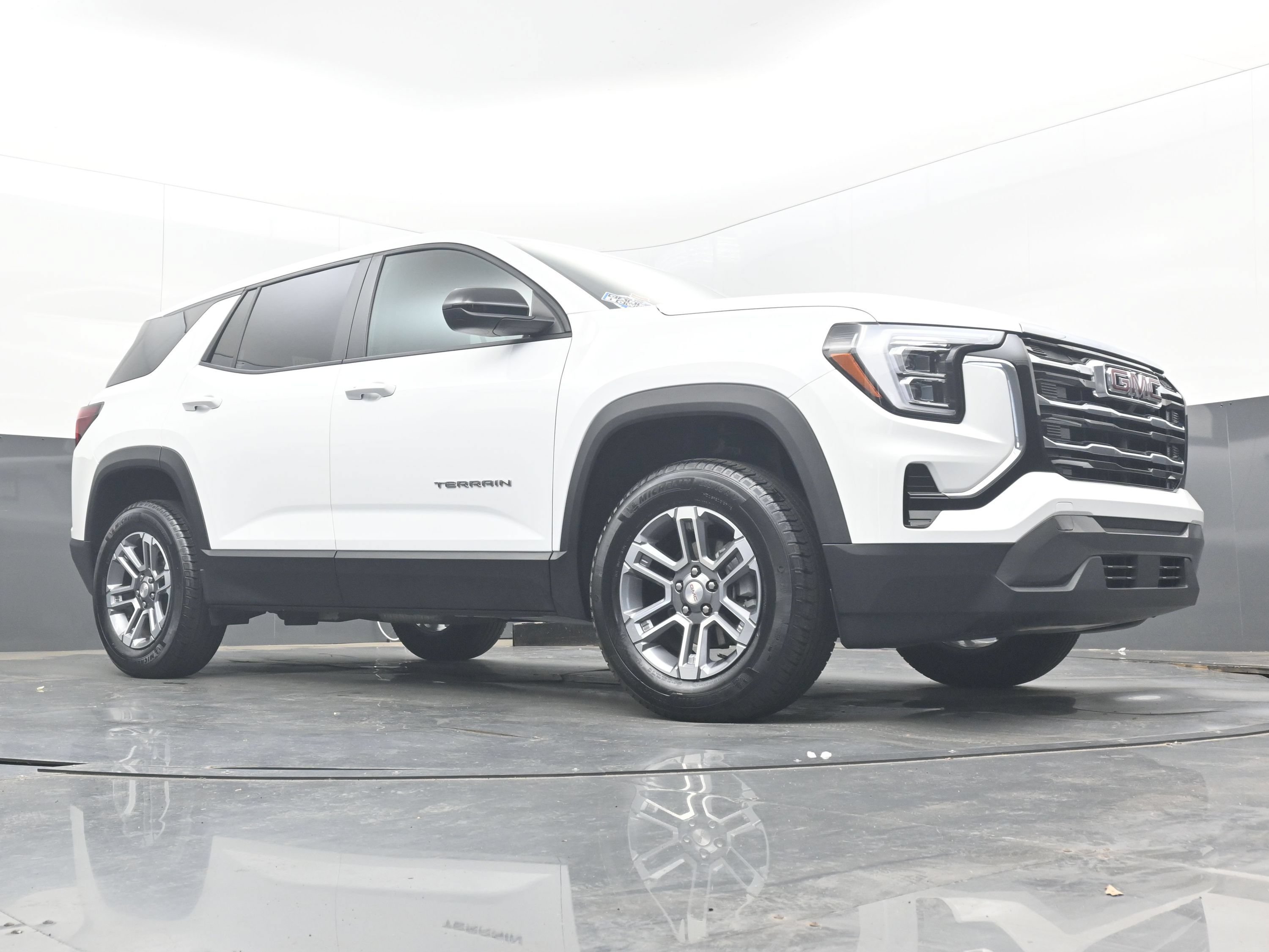 Used 2026 GMC Terrain Elevation FWD image 28