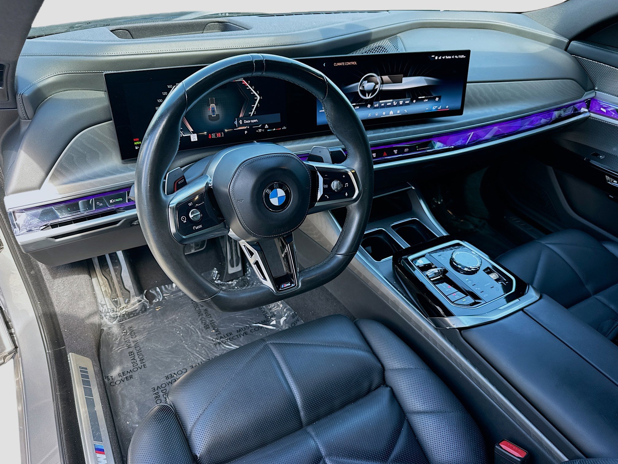 Used 2023 BMW 740i w/ Parking Assistance Package image 9