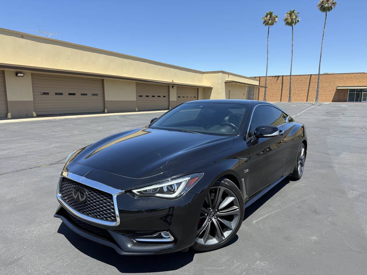 Used 2019 INFINITI Q60 Red Sport 400 w/ Cargo Package RWD image 3