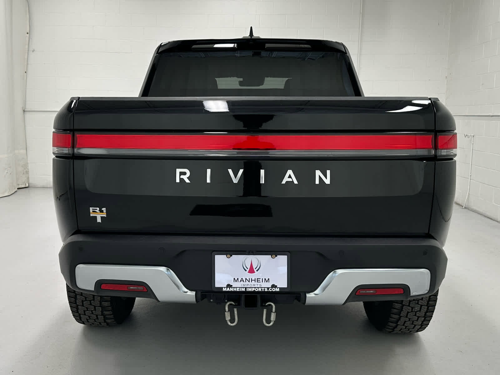 Used 2022 Rivian R1T Adventure image 7