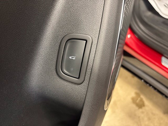 Used 2026 Chevrolet Traverse High Country w/ LPO, Floor Liner Package AWD/4WD image 48