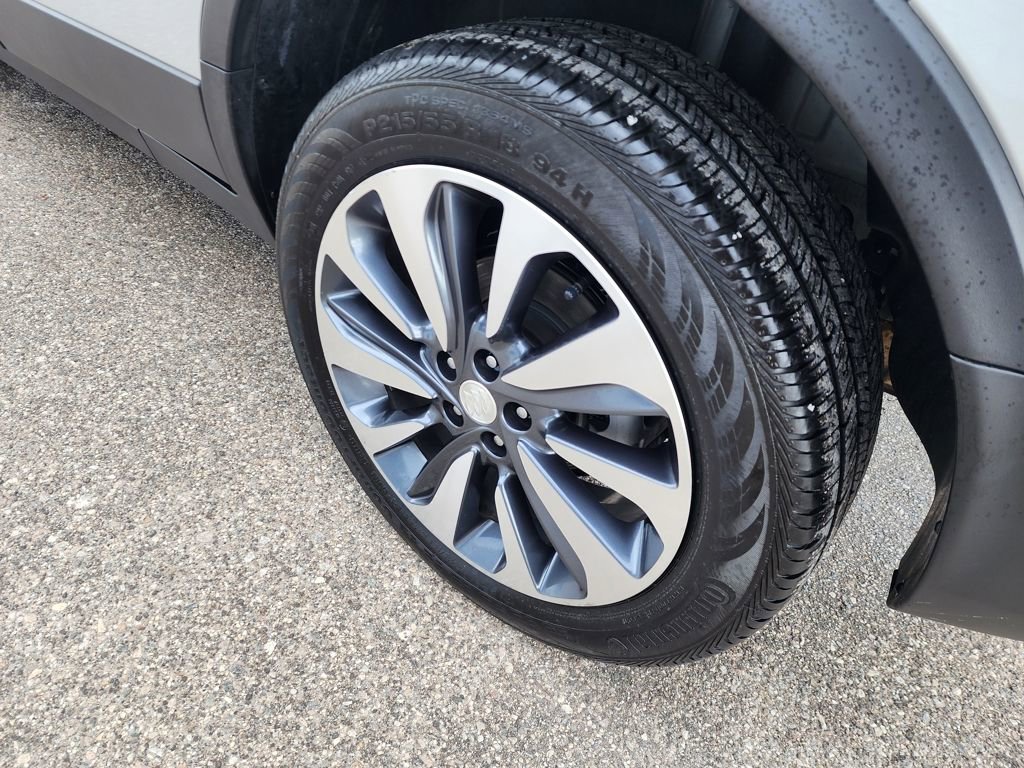 Certified 2022 Buick Encore Preferred image 9