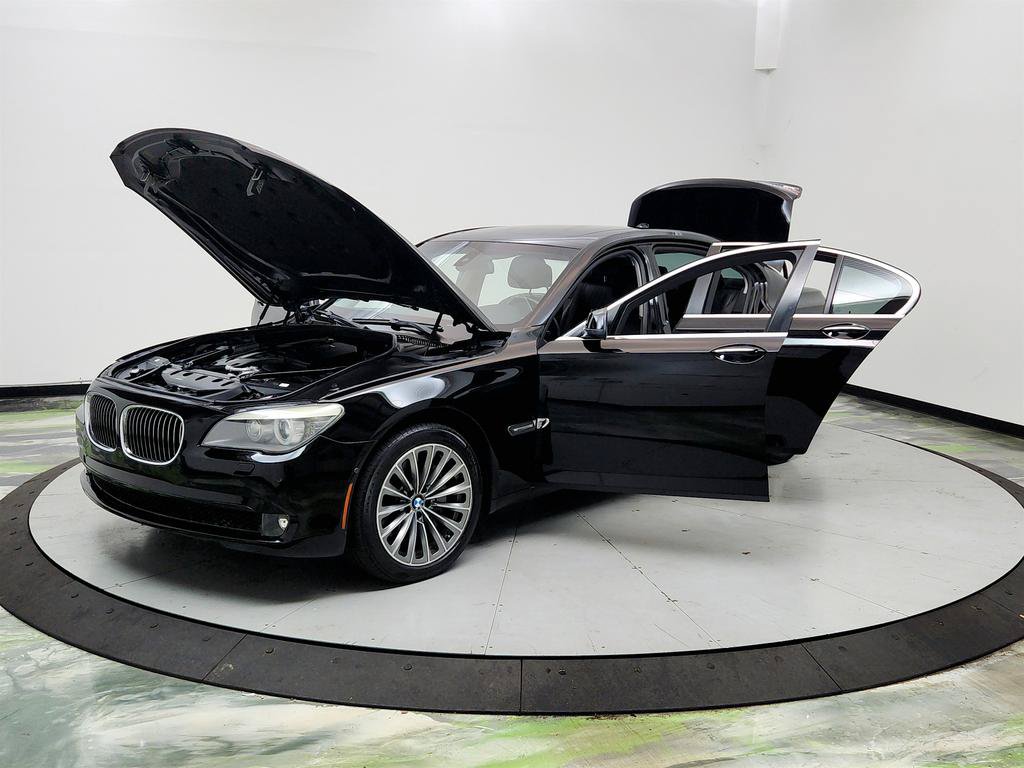 Used 2012 BMW 740i RWD image 8