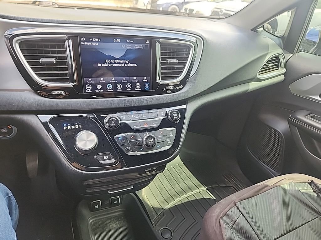 Used 2019 Chrysler Pacifica Touring Plus w/ Advanced Safetytec Group FWD image 13