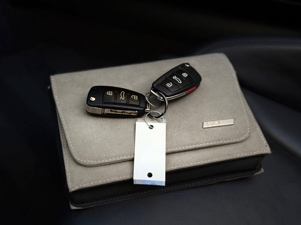 Used 2012 Audi R8 V10 image 41