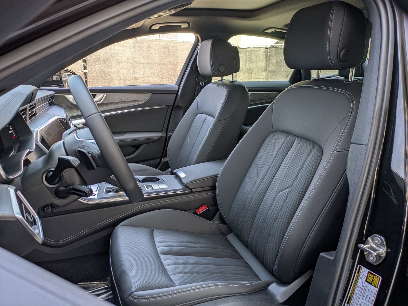 Used 2025 Audi A6 Premium Plus w/ Premium Plus Package image 29