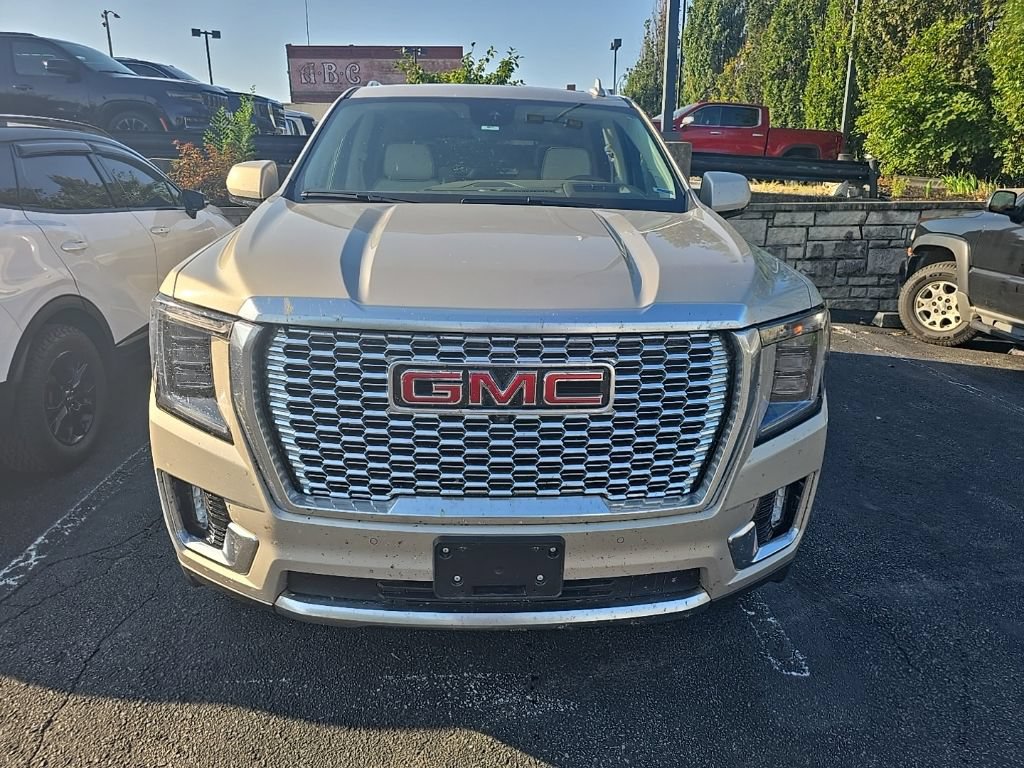 Used 2023 GMC Yukon Denali w/ Denali Reserve Package AWD/4WD image 2