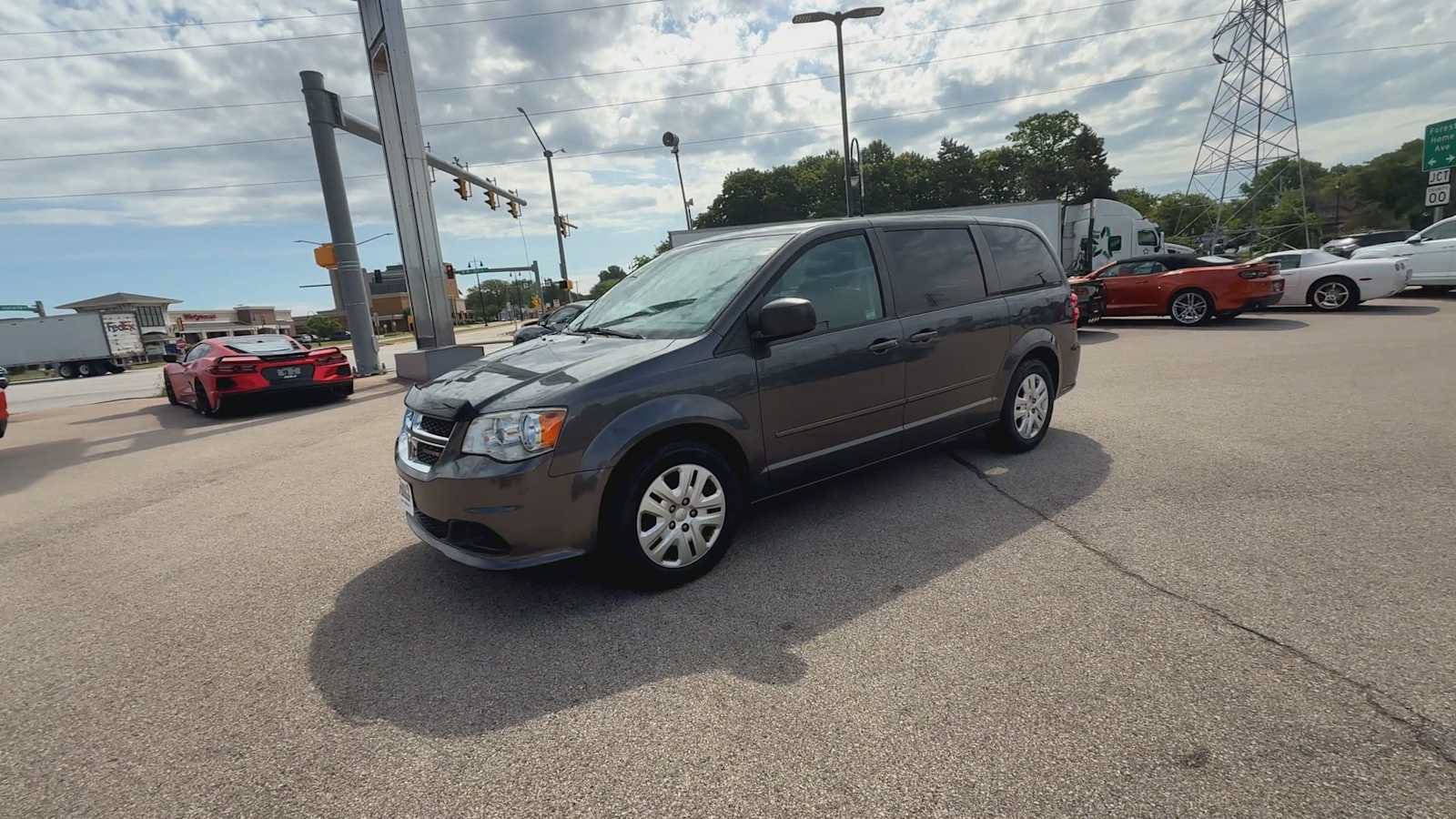 Used 2016 Dodge Grand Caravan SE w/ Quick Order Package 29E SE FWD image 4