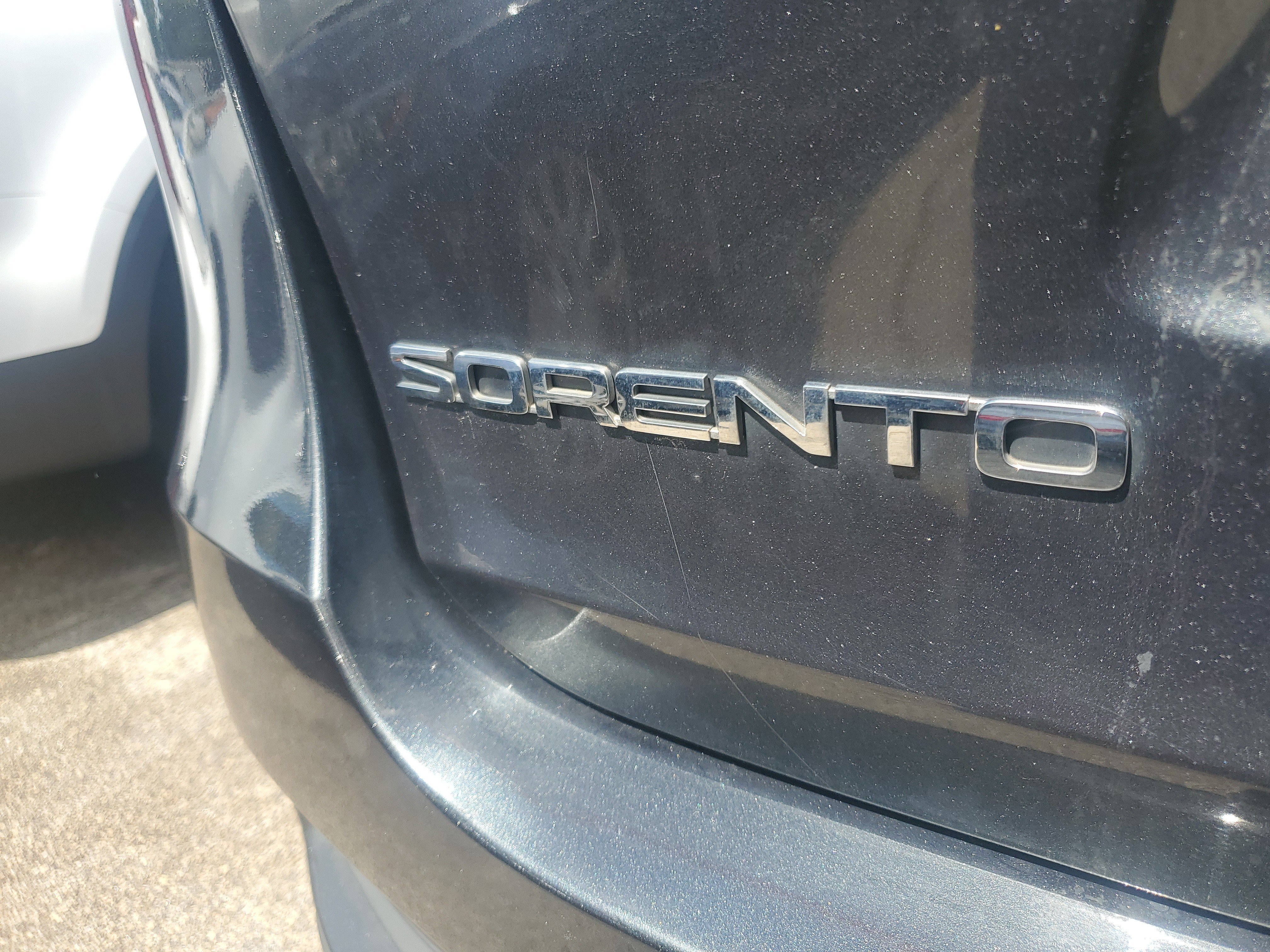 Used 2020 Kia Sorento LX FWD image 7