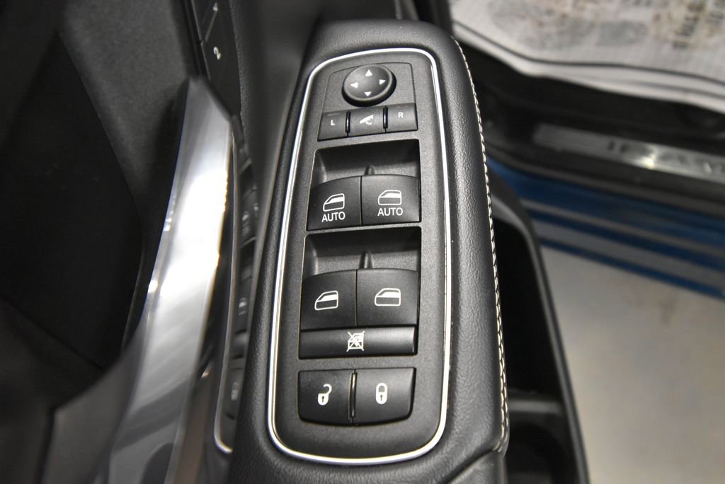 Used 2024 RAM 1500 Limited image 5