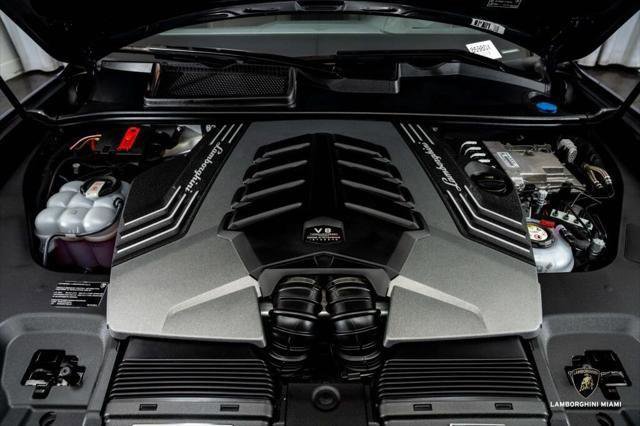 Used 2025 Lamborghini Urus SE AWD/4WD image 5