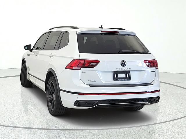 Used 2024 Volkswagen Tiguan SE R-Line AWD/4WD image 4