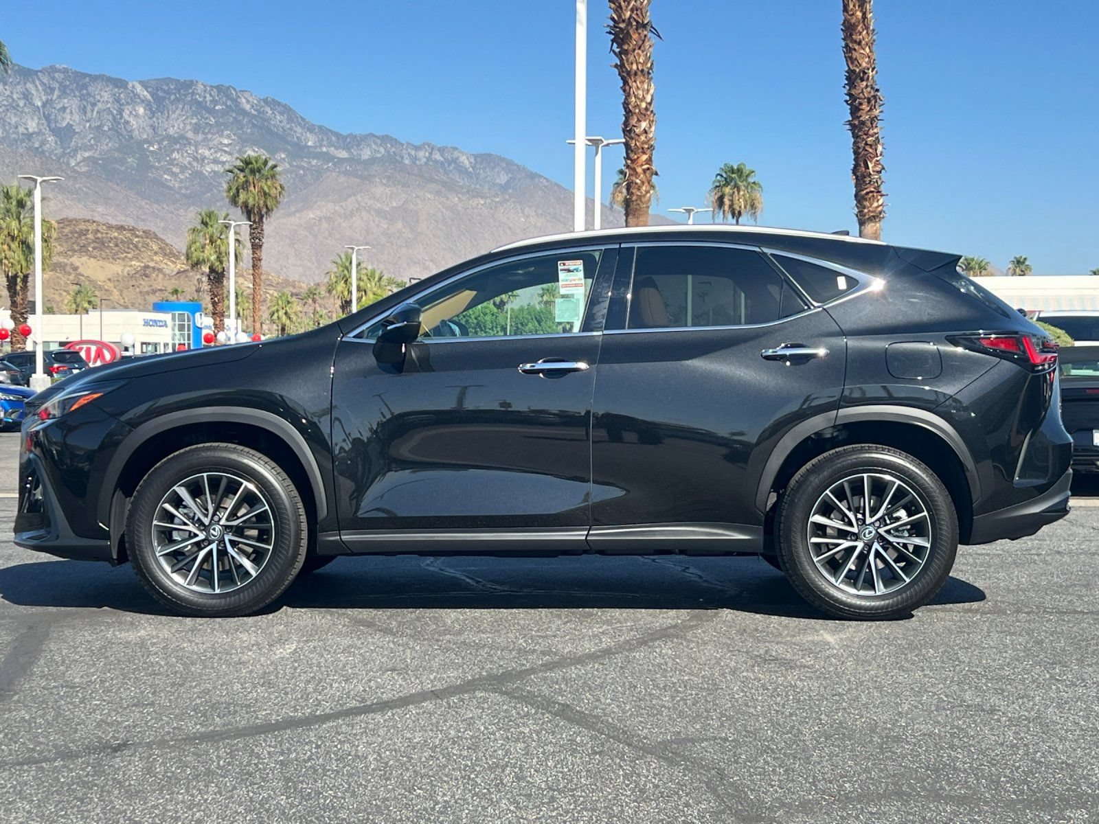 Used 2025 Lexus NX 350h AWD w/ Accessory Package (Z2) image 6