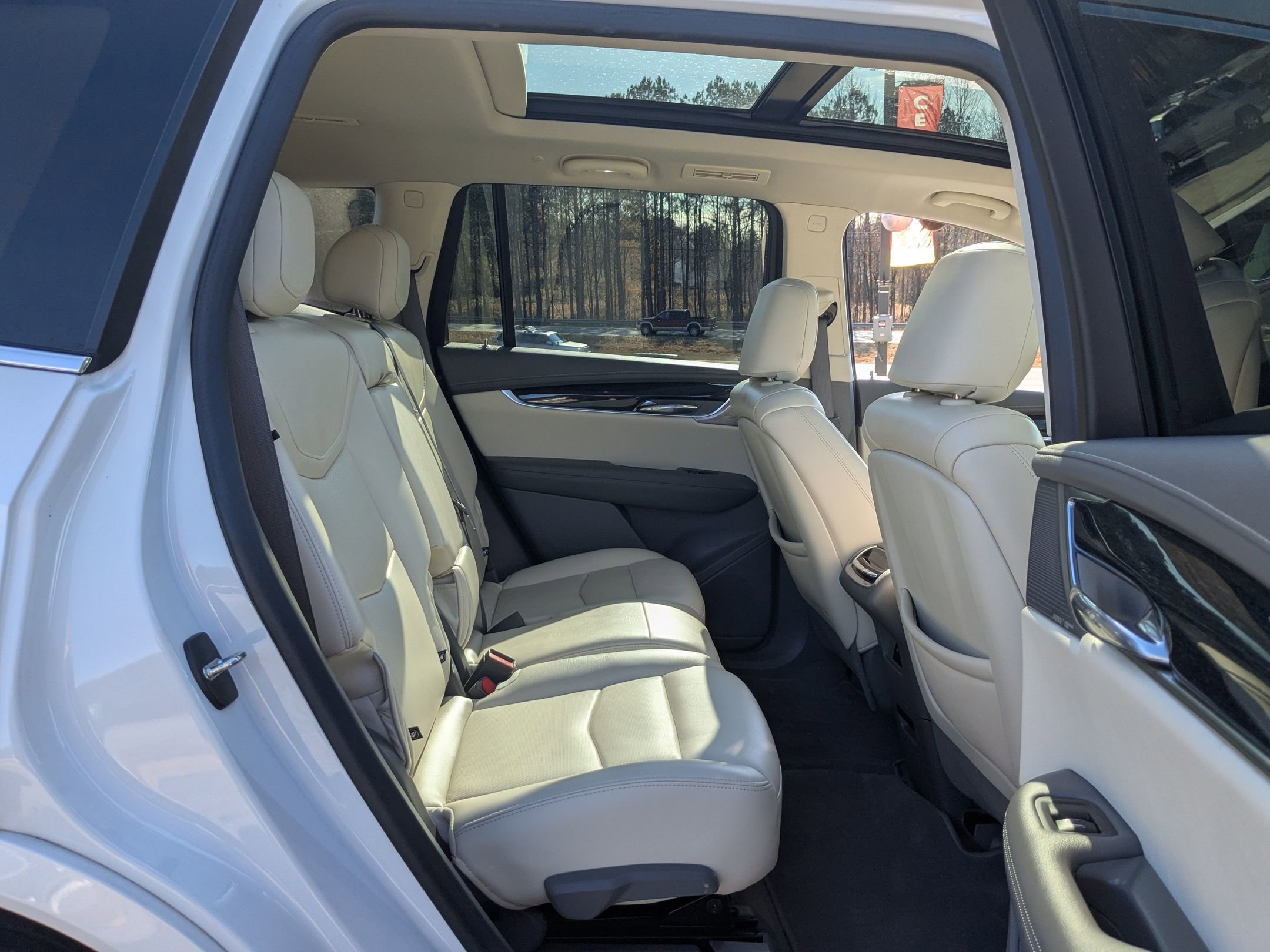 Used 2022 Cadillac XT6 Premium Luxury w/ Technology Package image 27