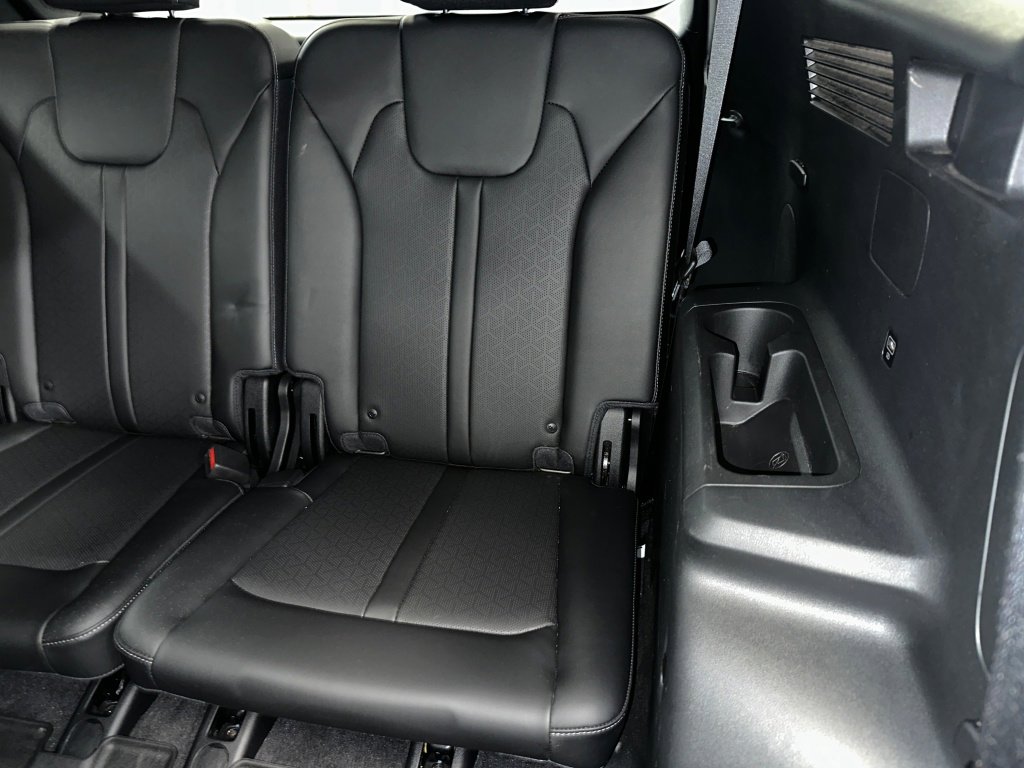 Used 2023 Kia Sorento SX image 21