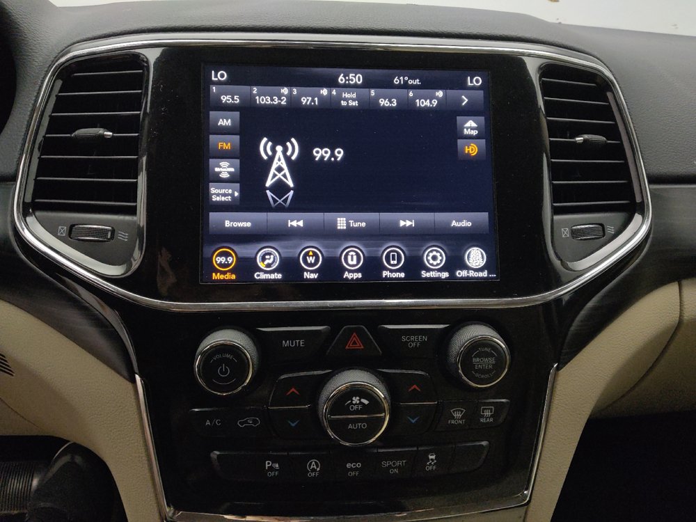 Used 2022 Jeep Grand Cherokee Laredo E AWD/4WD image 25