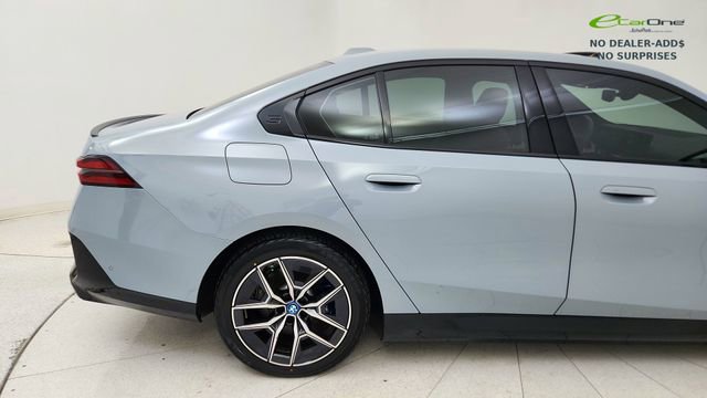 Used 2025 BMW i5 xDrive40 w/ M Sport Package image 12