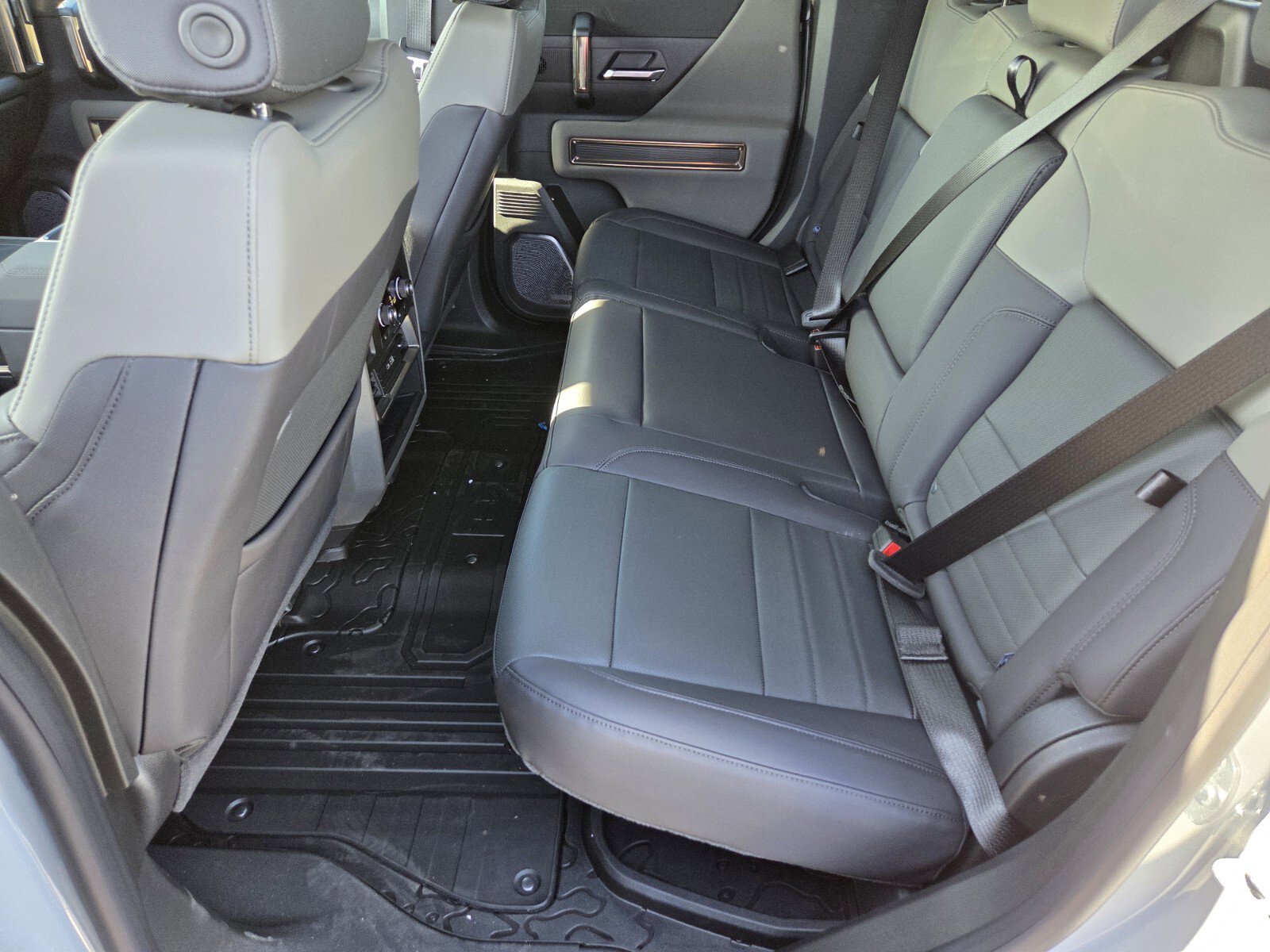 New 2025 GMC Hummer EV 2X w/ LPO, Sport Package image 7