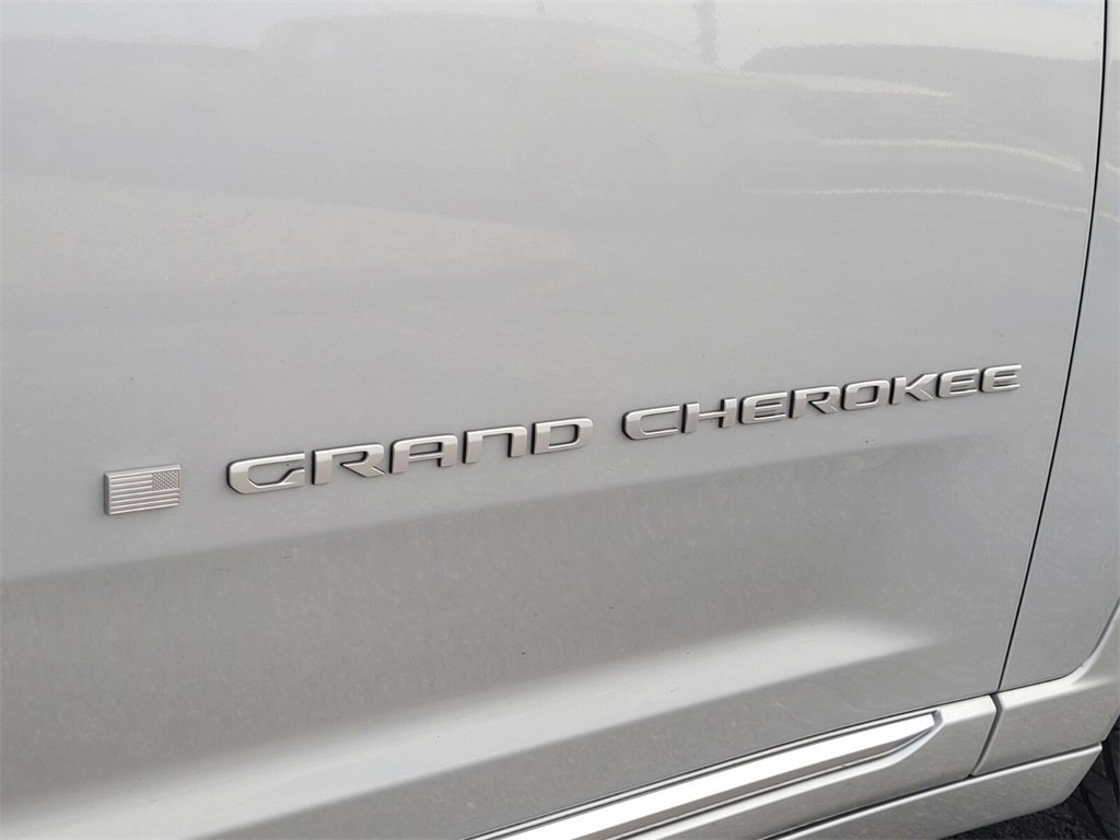 Used 2025 Jeep Grand Cherokee L Summit image 13