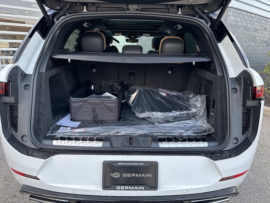 New 2026 Land Rover Range Rover Sport Dynamic SE AWD/4WD image 5