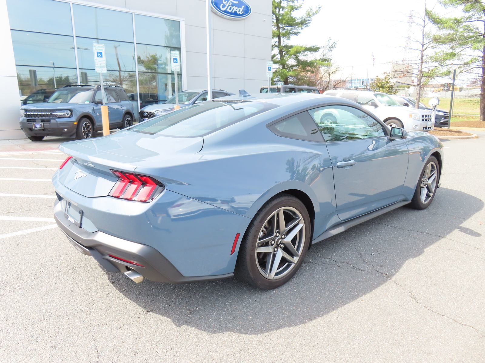 Used 2024 Ford Mustang EcoBoost image 5