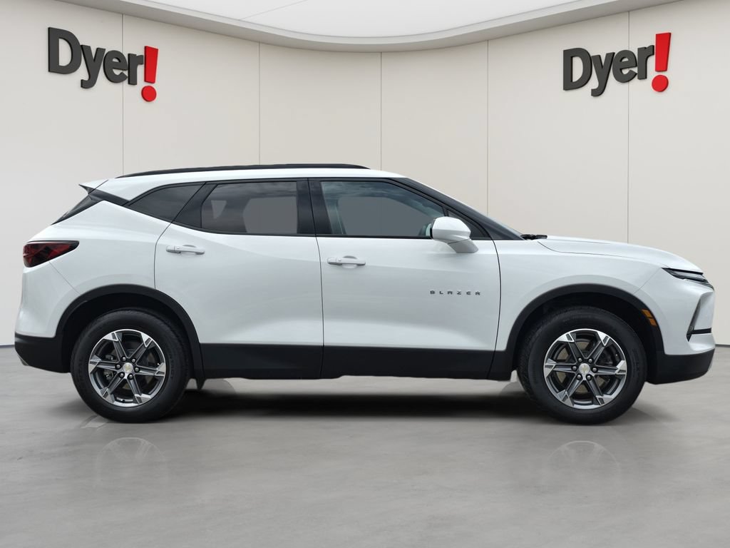 Used 2024 Chevrolet Blazer LT w/ Convenience Package FWD image 2