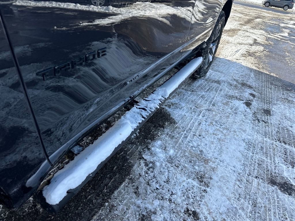 Used 2024 Chevrolet Tahoe Z71 w/ Luxury Package image 11