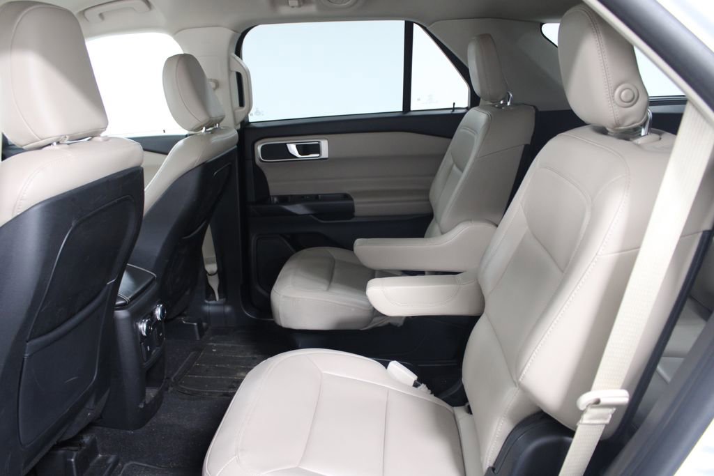 Used 2020 Ford Explorer XLT w/ Equipment Group 202A image 19