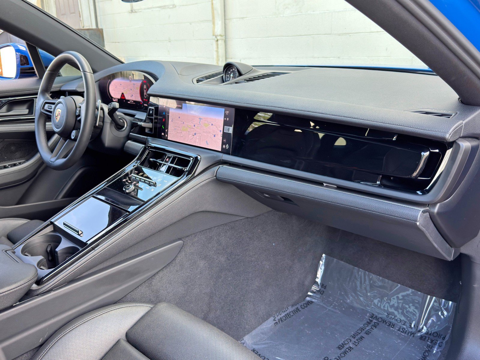 Used 2025 Porsche Panamera w/ Premium Package RWD image 15