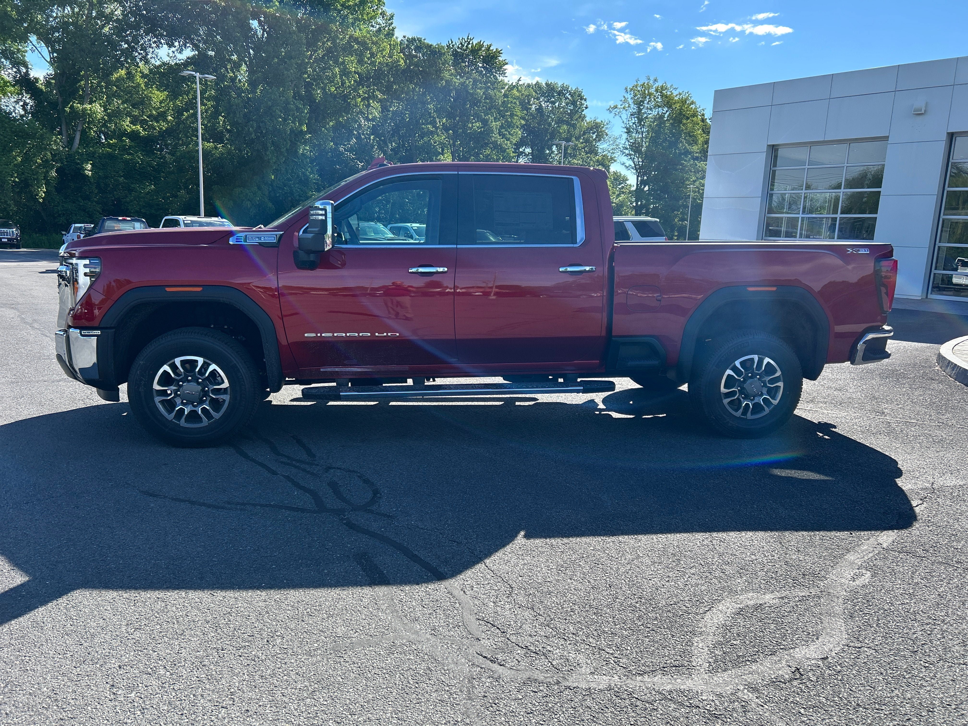 New 2026 GMC Sierra 2500 SLT w/ SLT Premium Package AWD/4WD image 2