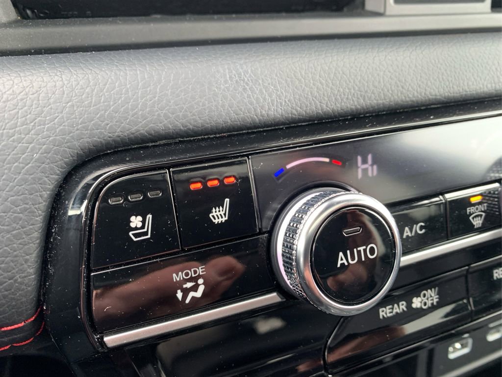 Used 2025 Honda Pilot Black Edition image 41