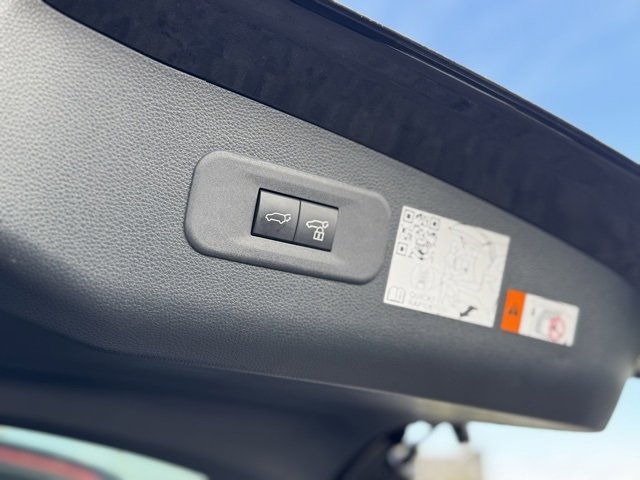 Certified 2025 Toyota Crown Signia image 42