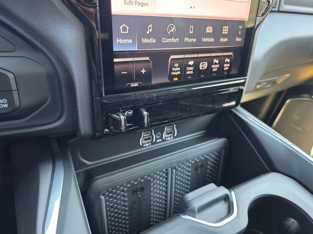 New 2026 RAM 3500 Laramie AWD/4WD image 16