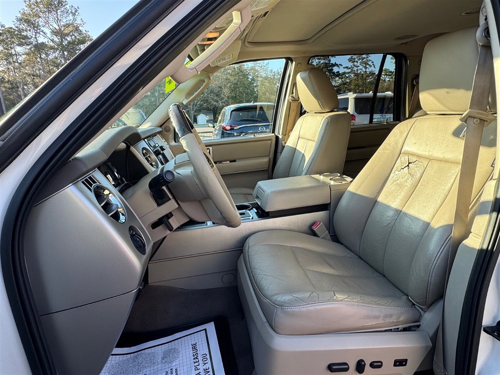 Used 2014 Ford Expedition Limited w/ Equipment Group 301A AWD/4WD image 18