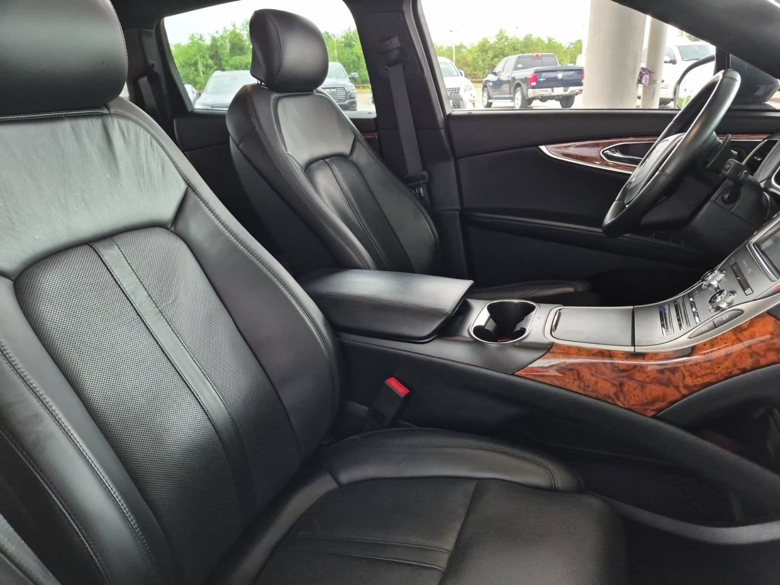 Used 2020 Lincoln Nautilus Reserve w/ Equipment Group 201A FWD image 6