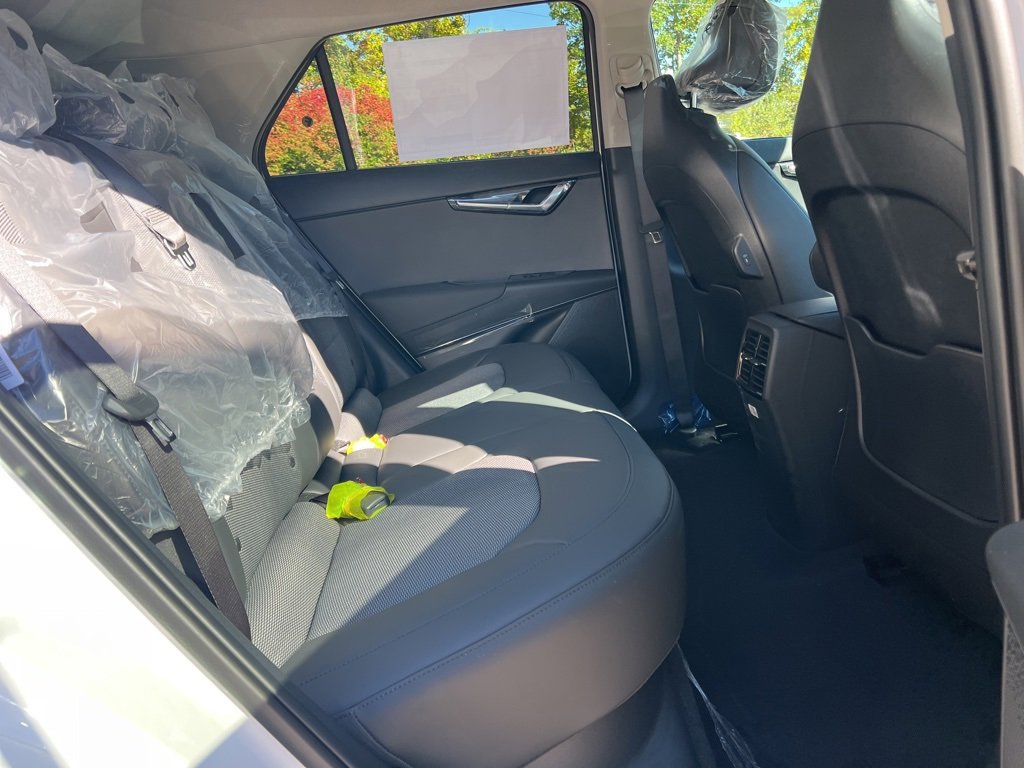 New 2025 Kia Niro Wind image 13