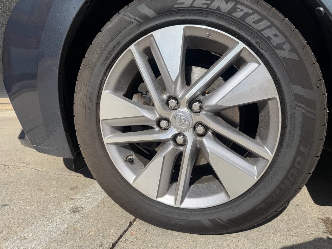 Used 2014 Toyota Corolla LE FWD image 77