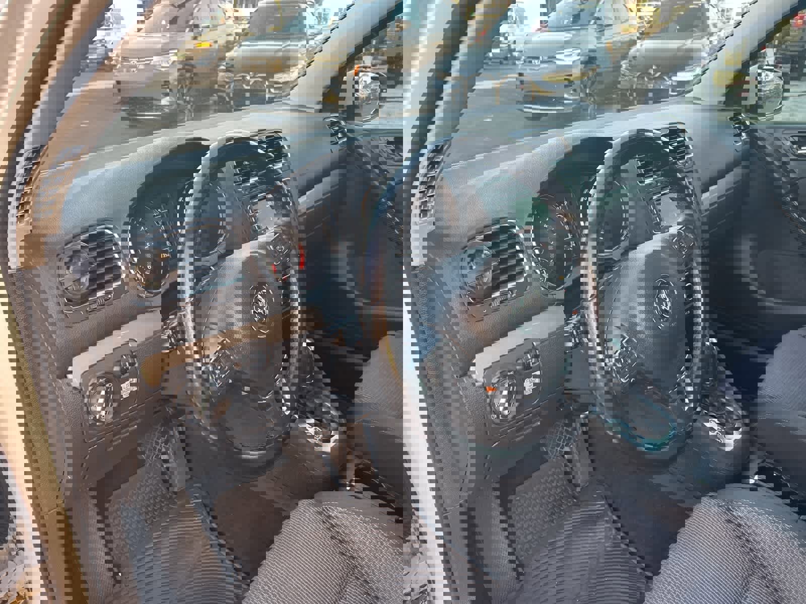 Used 2014 Volkswagen Golf TDI image 21