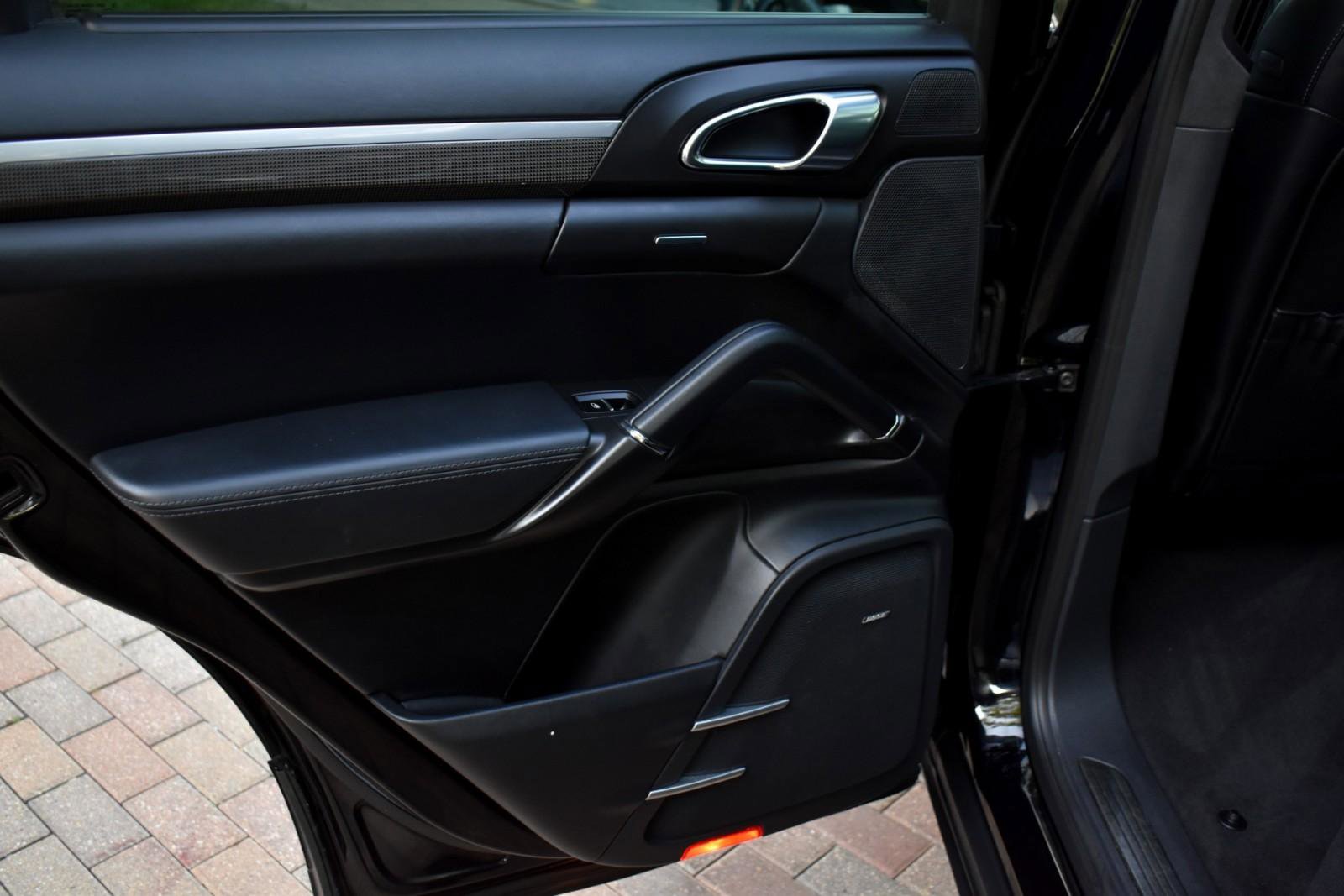 Used 2014 Porsche Cayenne Turbo w/ Comfort Plus Package (PU4) image 34