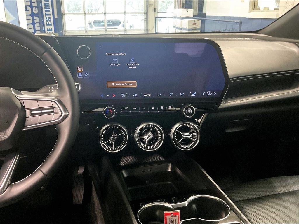 Used 2024 Chevrolet Blazer EV LT AWD/4WD image 18