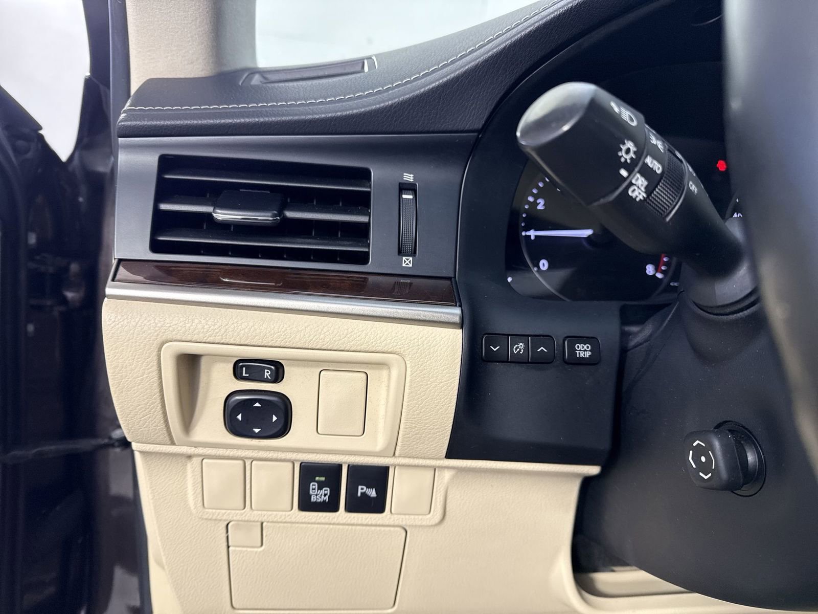 Used 2013 Lexus ES 350 w/ Luxury Pkg image 14