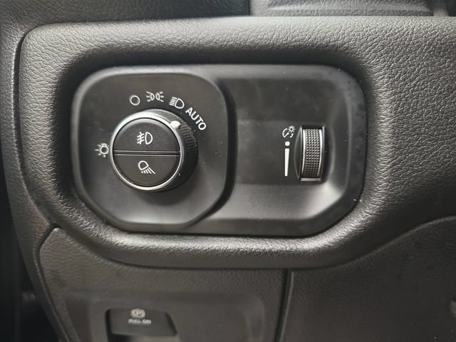 Used 2020 RAM 1500 Big Horn RWD image 35
