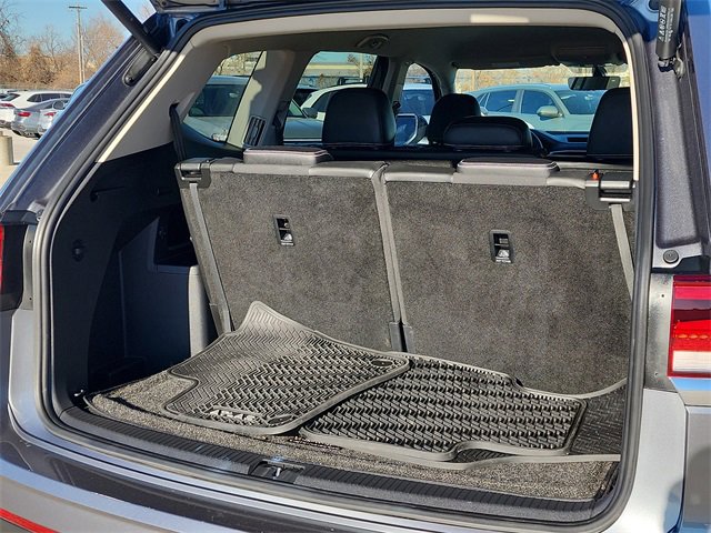 Used 2023 Volkswagen Atlas SE w/ Black Wheel Package image 5