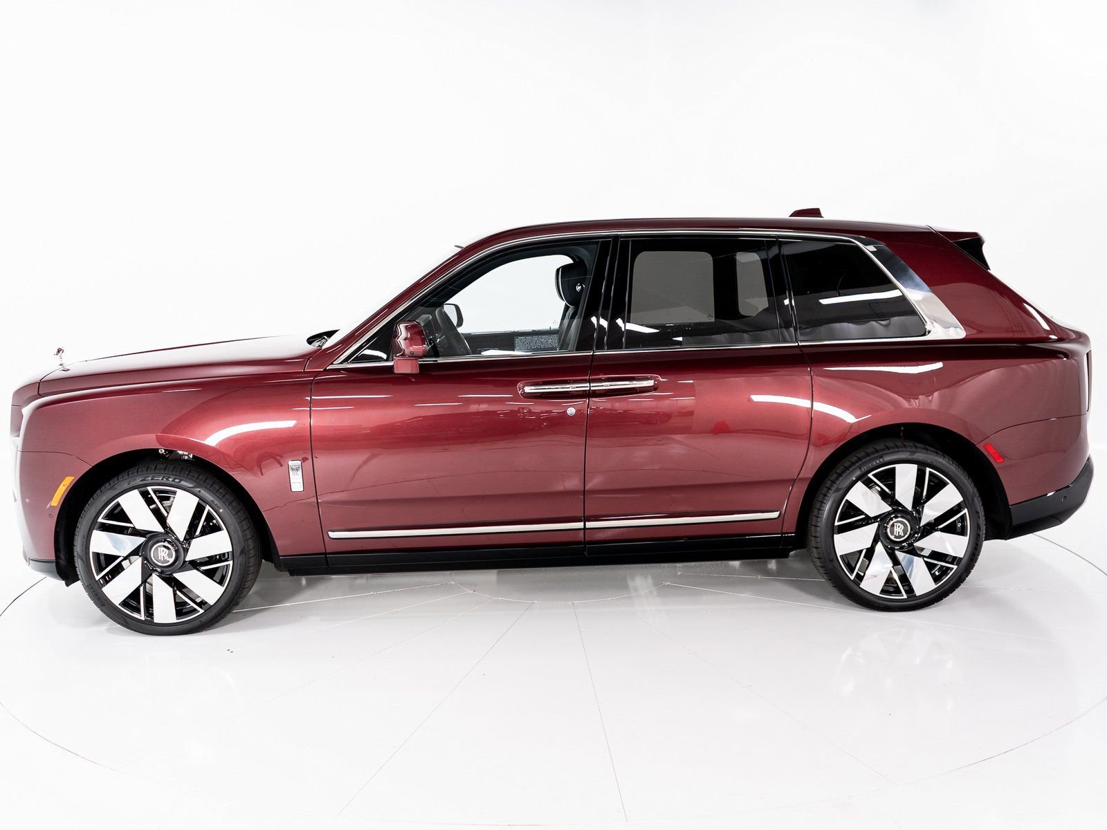 Certified 2025 Rolls-Royce Cullinan image 2