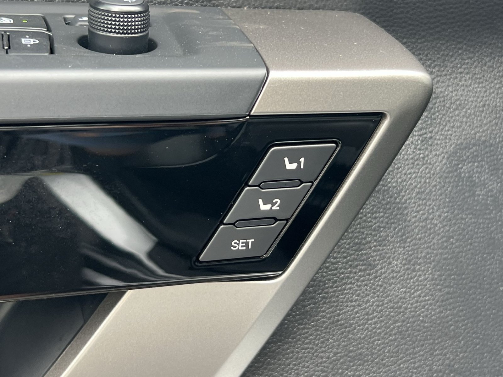 New 2026 Toyota Tundra Limited AWD/4WD image 23